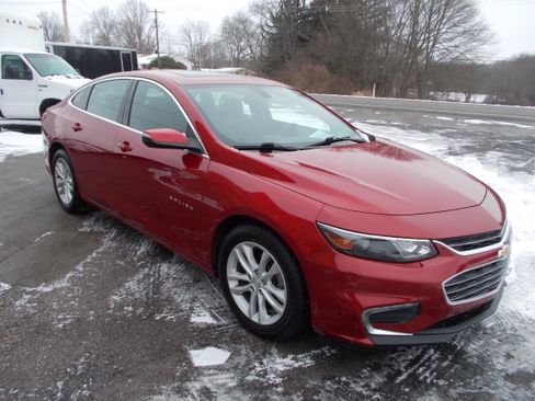 Used 2016 Chevrolet Malibu LT image 3