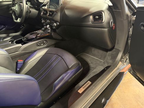 Used 2019 Aston Martin V8 Vantage Coupe RWD image 37
