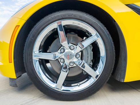 Used 2014 Chevrolet Corvette 2LT image 19