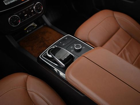 Used 2016 Mercedes-Benz GLE 400 image 25