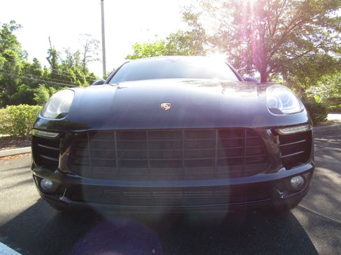 Used 2018 Porsche Macan Sport Edition AWD/4WD image 8