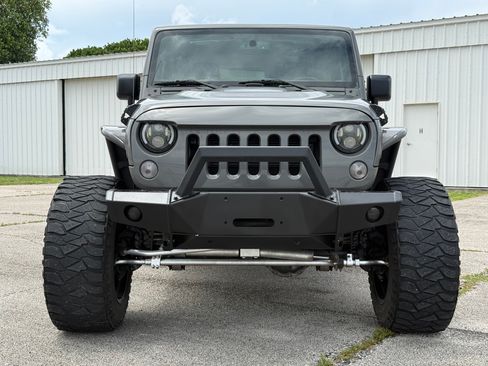 Used 2016 Jeep Wrangler 75th Anniversary AWD/4WD image 61