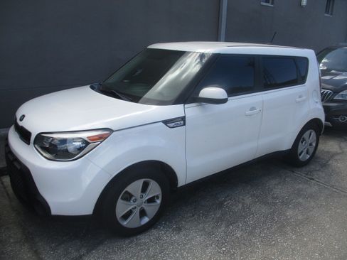 Used 2016 Kia Soul image 2