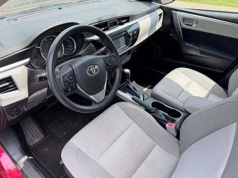Used 2015 Toyota Corolla LE image 4