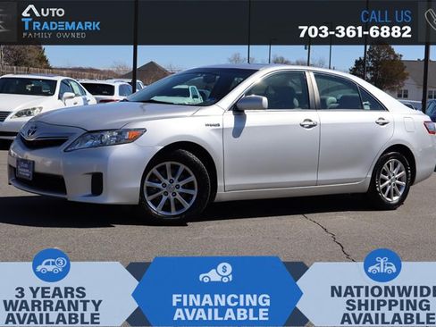 Used 2011 Toyota Camry XLE image 1