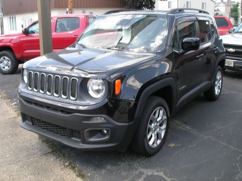 Used 2015 Jeep Renegade Latitude image 2