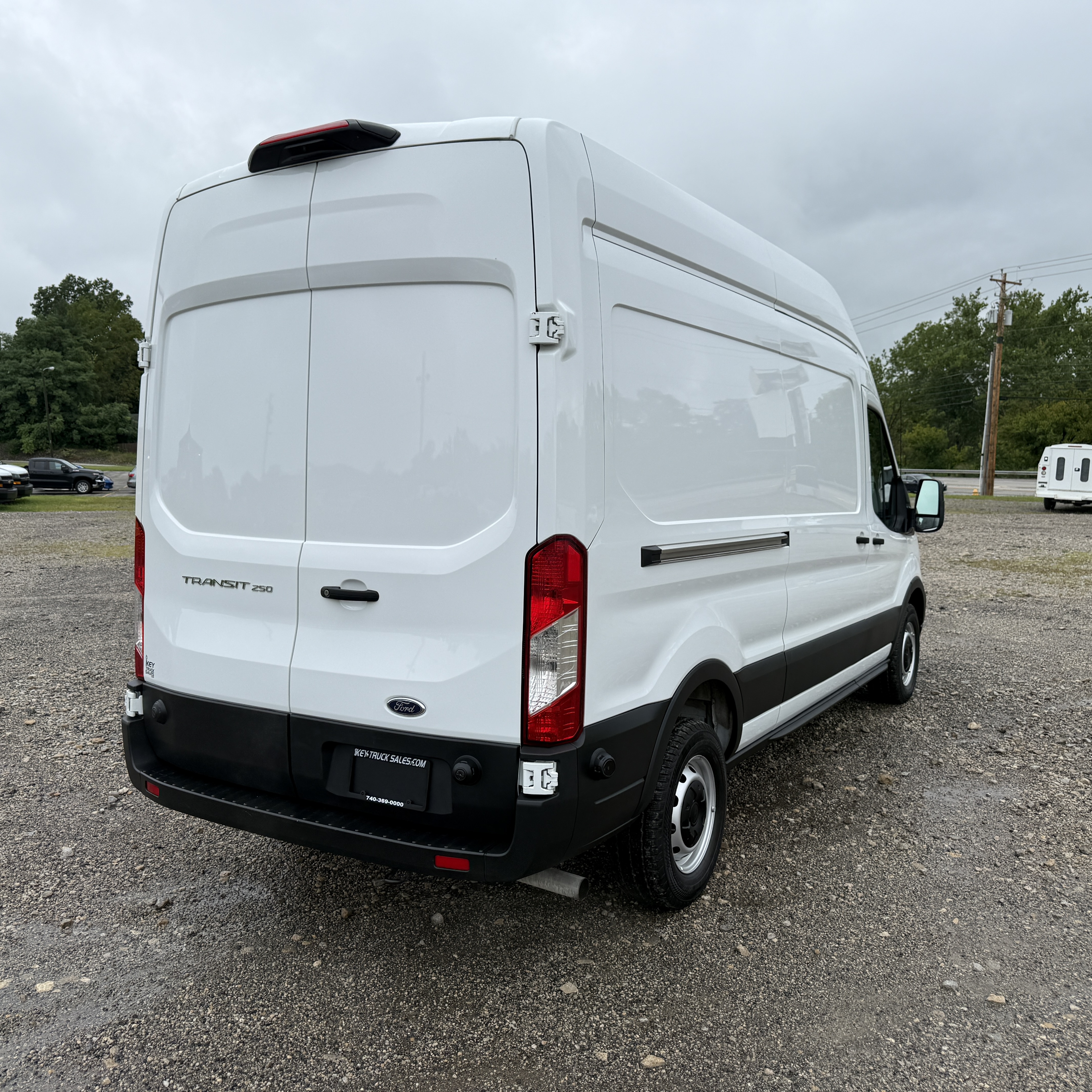 Used 2025 Ford Transit 250 148 High Roof RWD image 5