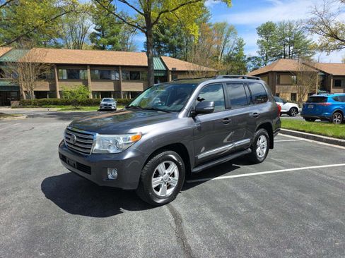Used 2013 Toyota Land Cruiser image 1