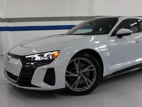 Used 2023 Audi e-tron GT Premium Plus image 6