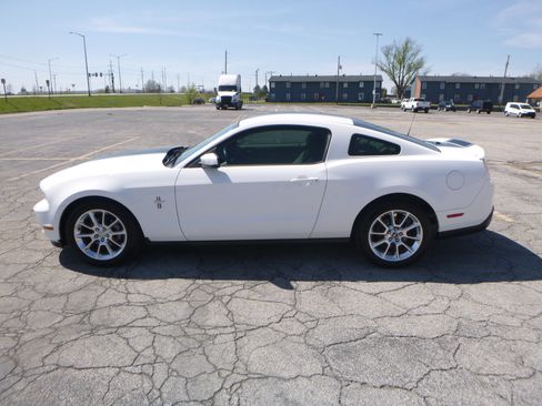 Used 2010 Ford Mustang Premium image 1