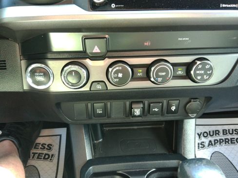 Used 2020 Toyota Tacoma image 54