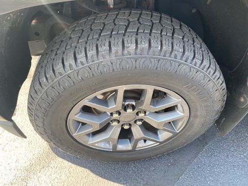 Used 2016 GMC Canyon SLE image 15