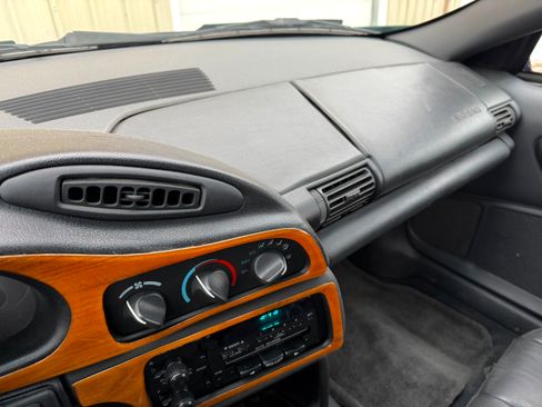 Used 1994 Chevrolet Camaro Z28 image 42
