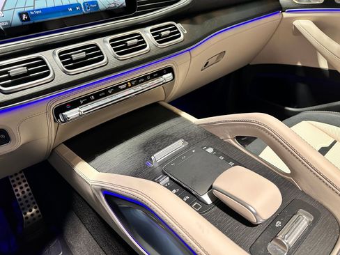 Used 2025 Mercedes-Benz GLE 53 AMG image 25