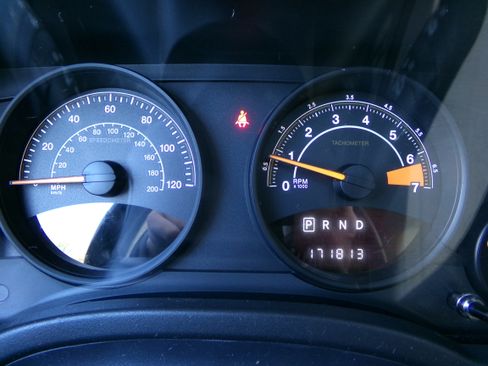 Used 2016 Jeep Patriot 75th Anniversary image 18