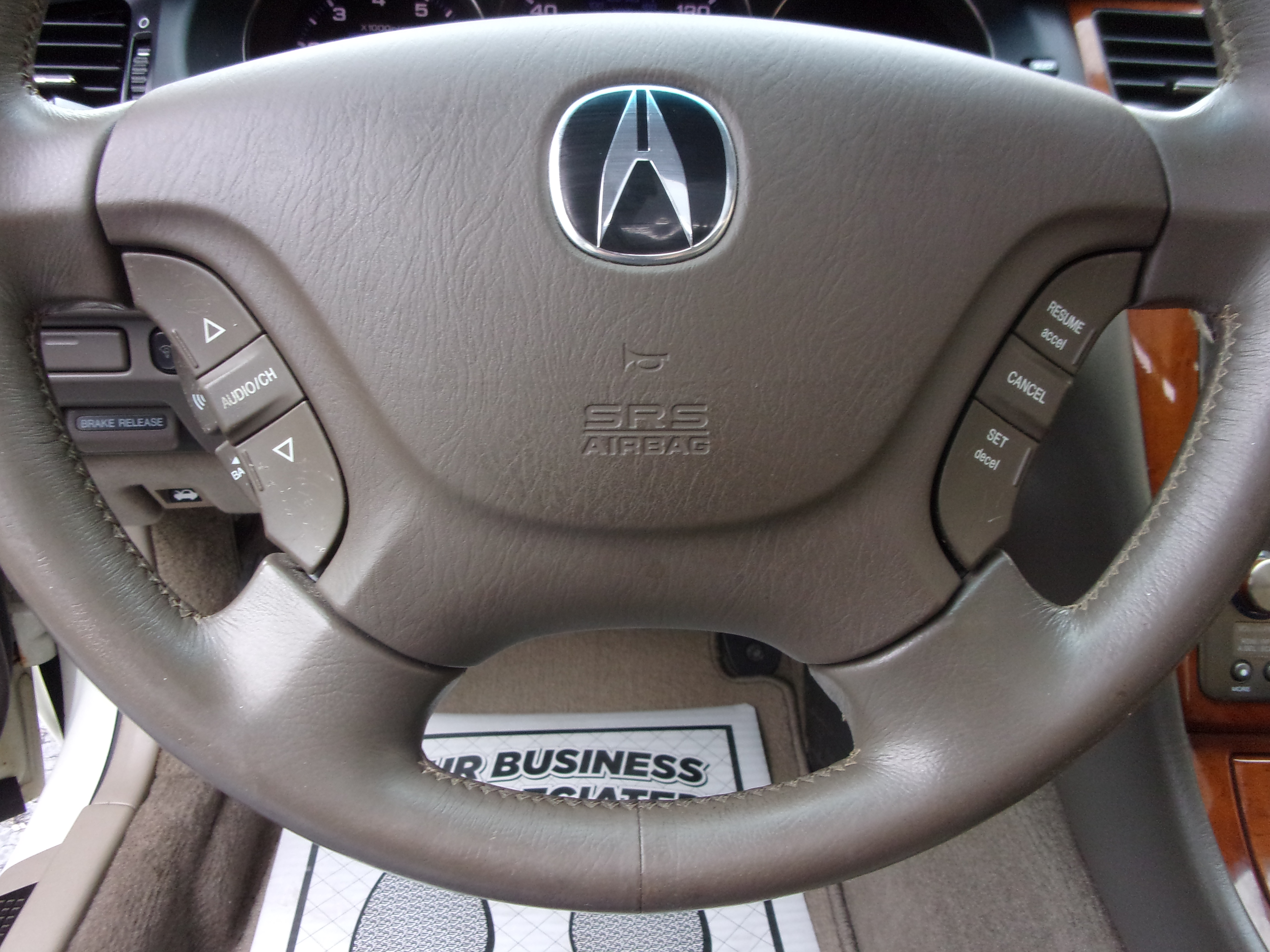 Used 2004 Acura RL w/ Navigation FWD image 12