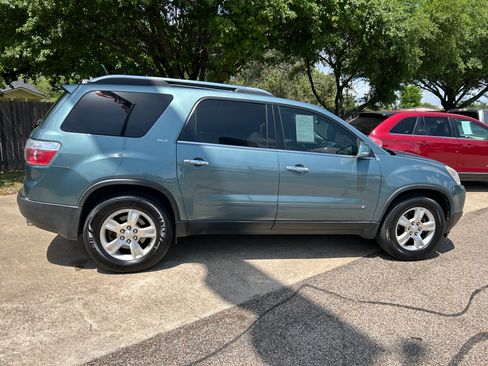 Used 2009 GMC Acadia SLT FWD image 3
