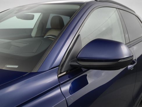 Used 2019 Audi Q8 Prestige image 11