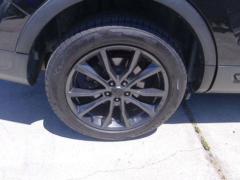 Used 2019 Ford Explorer XLT FWD image 42