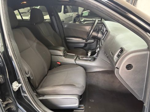 Used 2016 Dodge Charger SXT RWD image 14