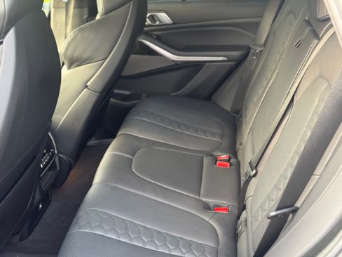 Used 2022 BMW X5 M image 12