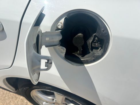 Used 2012 Honda Civic Natural Gas image 16