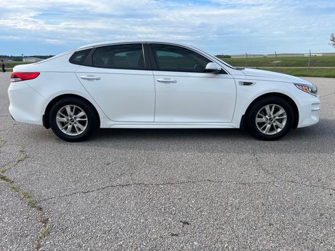 Used 2018 Kia Optima LX FWD image 4