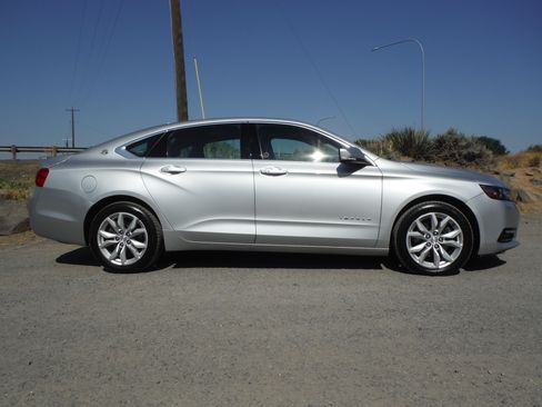 Used 2018 Chevrolet Impala LT image 2