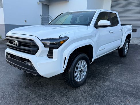 Used 2024 Toyota Tacoma SR5 image 20