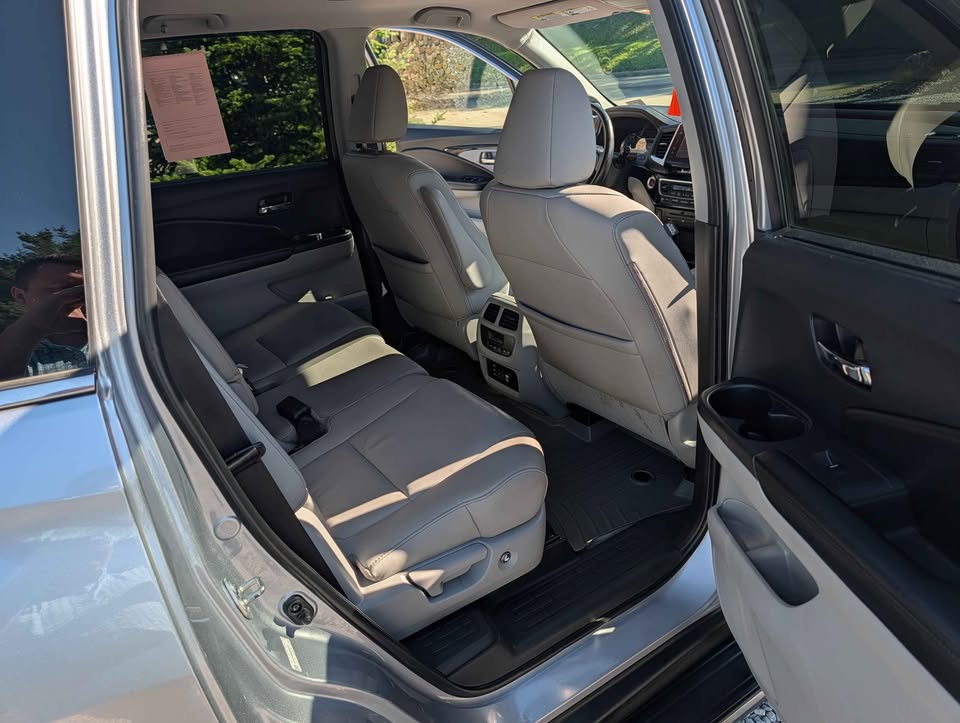 Used 2016 Honda Pilot AWD Touring image 9