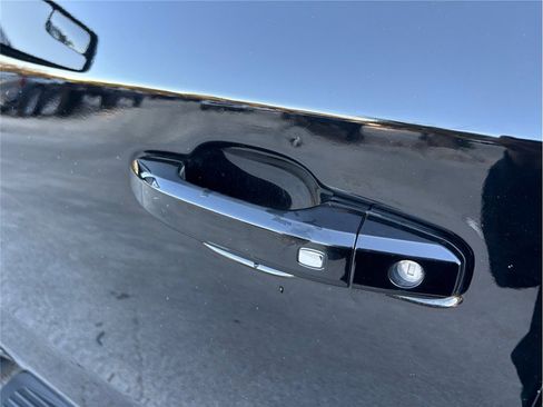 Used 2020 Chevrolet Silverado 1500 LT w/ All-Star Edition image 17