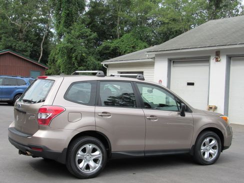 Used 2014 Subaru Forester 2.5i AWD/4WD image 9