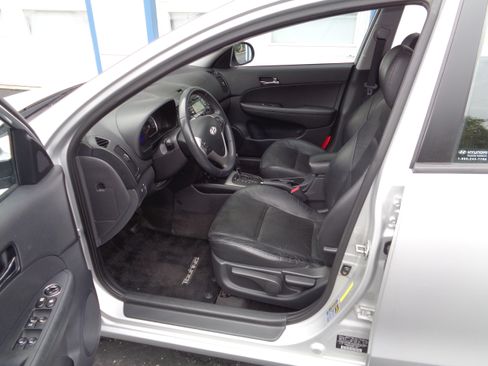 Used 2011 Hyundai Elantra Touring UNAVAIL FWD image 4
