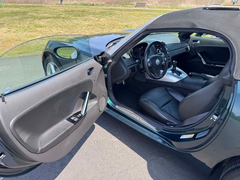 Used 2008 Saturn Sky image 2