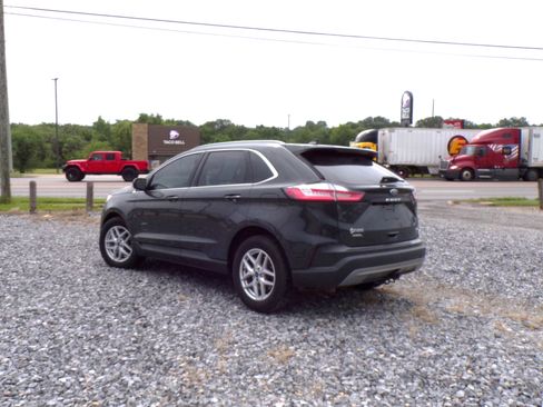 Used 2021 Ford Edge SEL image 2