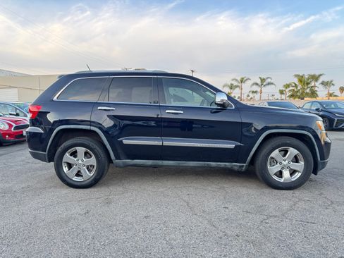 Used 2011 Jeep Grand Cherokee Limited image 9