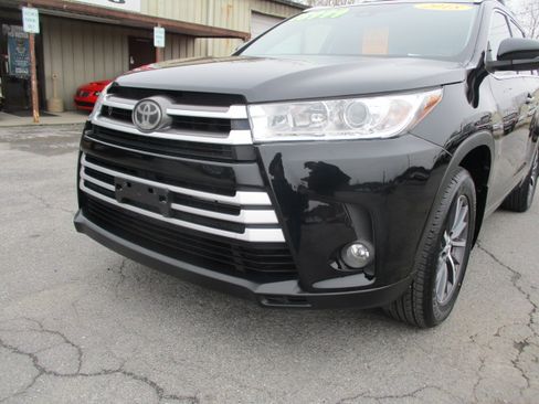 Used 2018 Toyota Highlander XLE image 9
