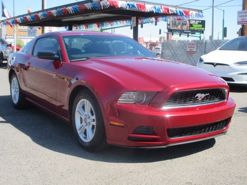 Used 2014 Ford Mustang image 11