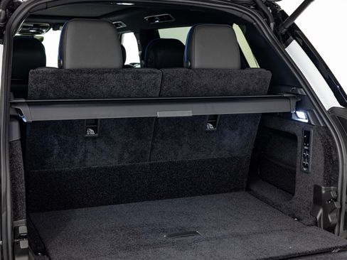 Used 2025 Land Rover Range Rover Long Wheelbase SE image 19