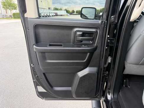 Used 2014 RAM 1500 ST RWD image 93