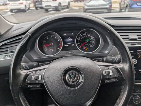 Used 2018 Volkswagen Tiguan SE image 9