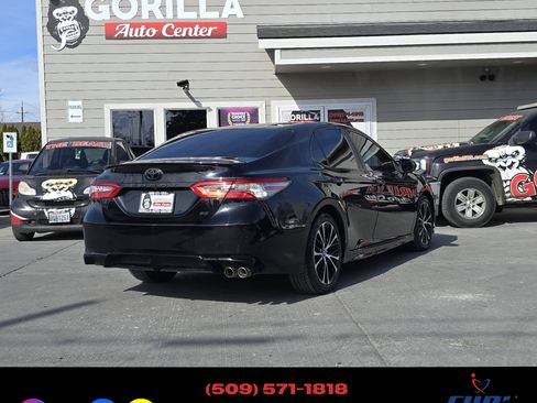 Used 2018 Toyota Camry SE image 5