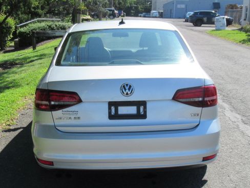 Used 2016 Volkswagen Jetta SE image 5