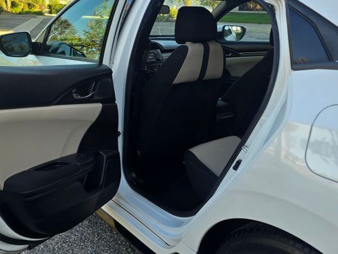 Used 2017 Honda Civic Sport image 21