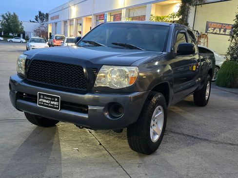 Used 2010 Toyota Tacoma SR5 image 16