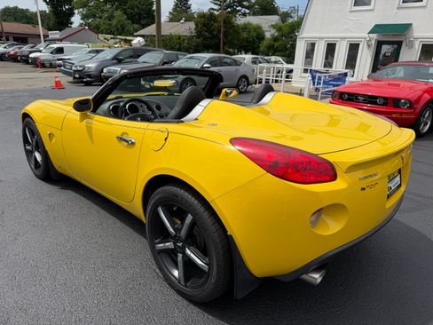 Used 2007 Pontiac Solstice GXP Convertible RWD image 20