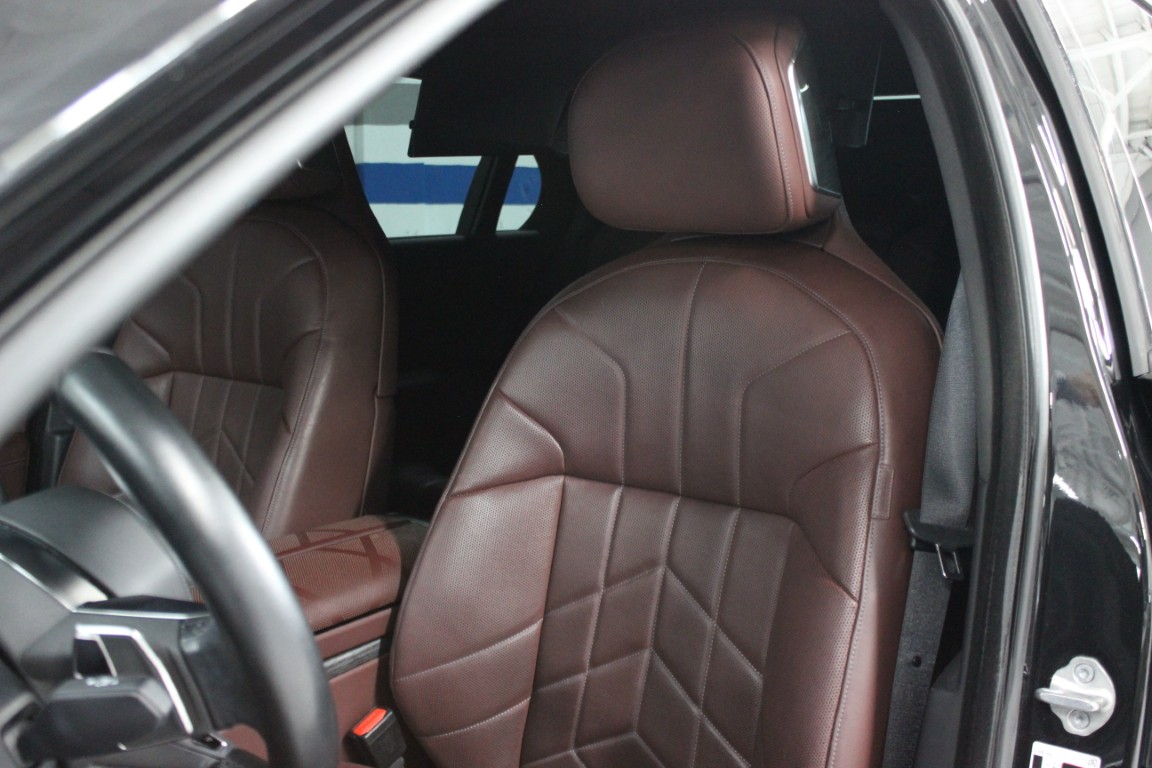 Used 2024 BMW i7 eDrive50 RWD image 43