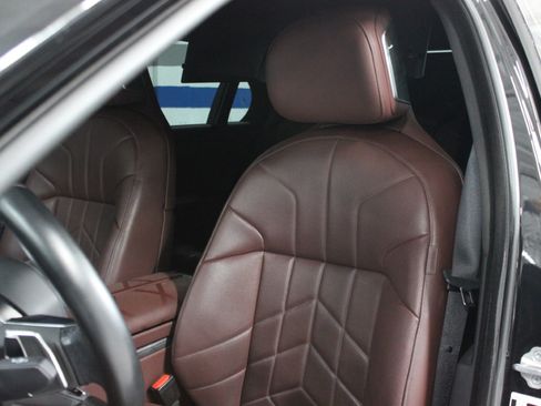 Used 2024 BMW i7 eDrive50 RWD image 43