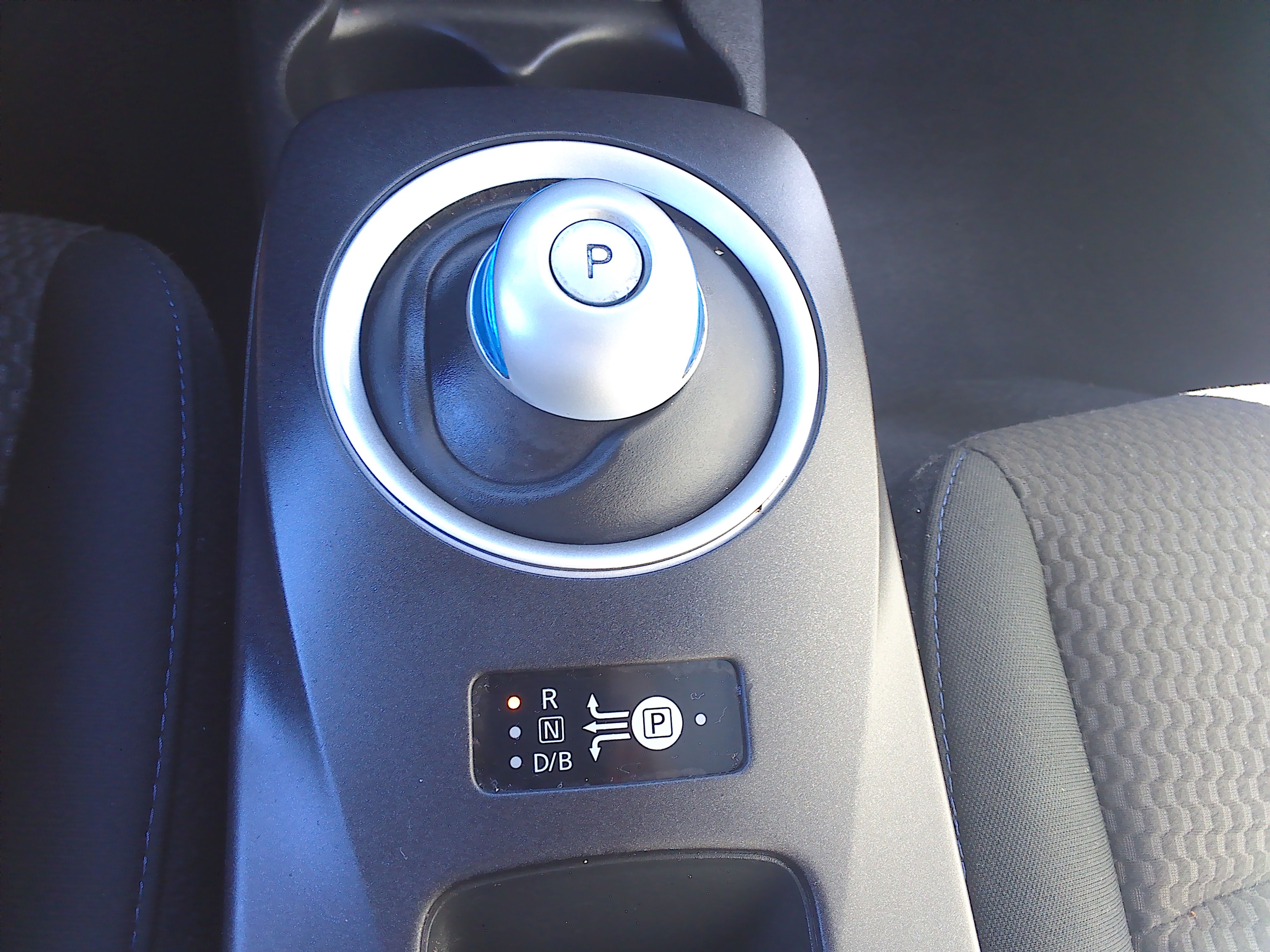 Used 2015 Nissan Leaf S FWD image 20