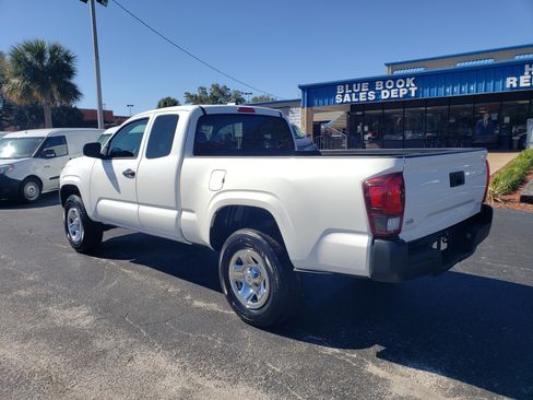Used 2023 Toyota Tacoma RWD image 3